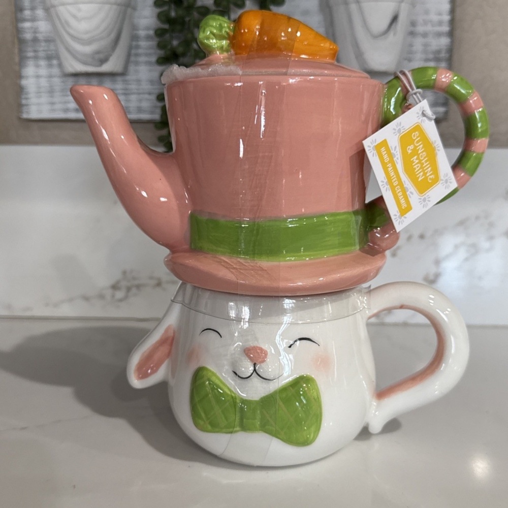 Mad Hatter Rabbit & Hat Cup & Teapot